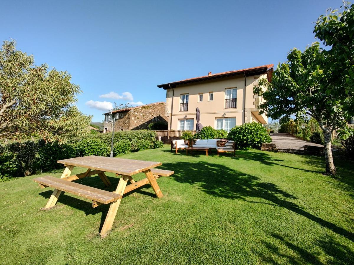 Apartamentos Corona Comillas Exterior foto